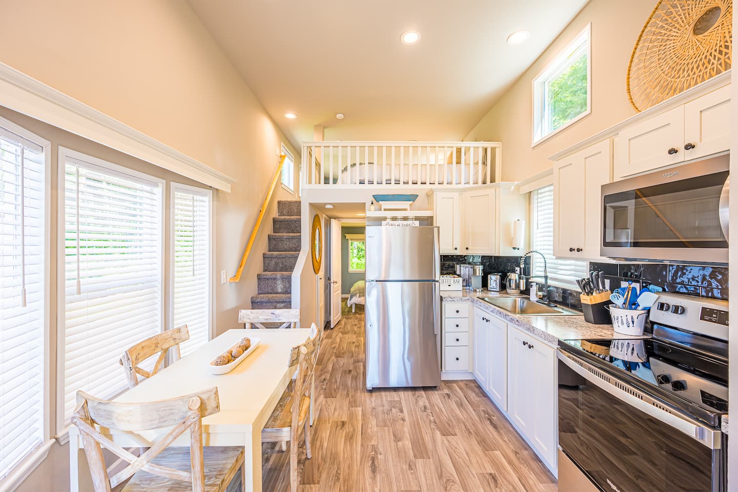 Rainforest Tiny Home Retreat: Coastal photo 7