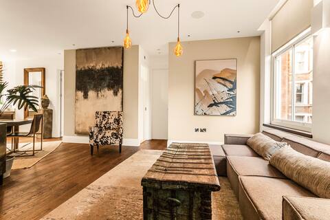 Zone-1, Huge 2-bed in St Pauls, Interior Designer