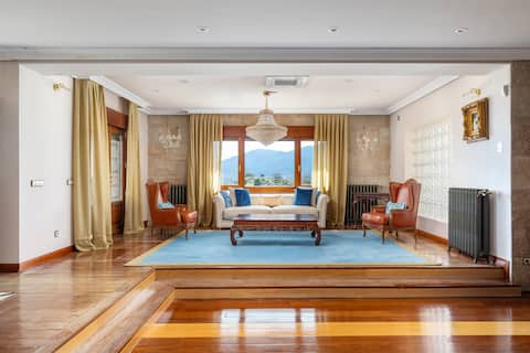 Mansion with 5 bedrooms, Jacuzzi at 40° + Paddle tennis