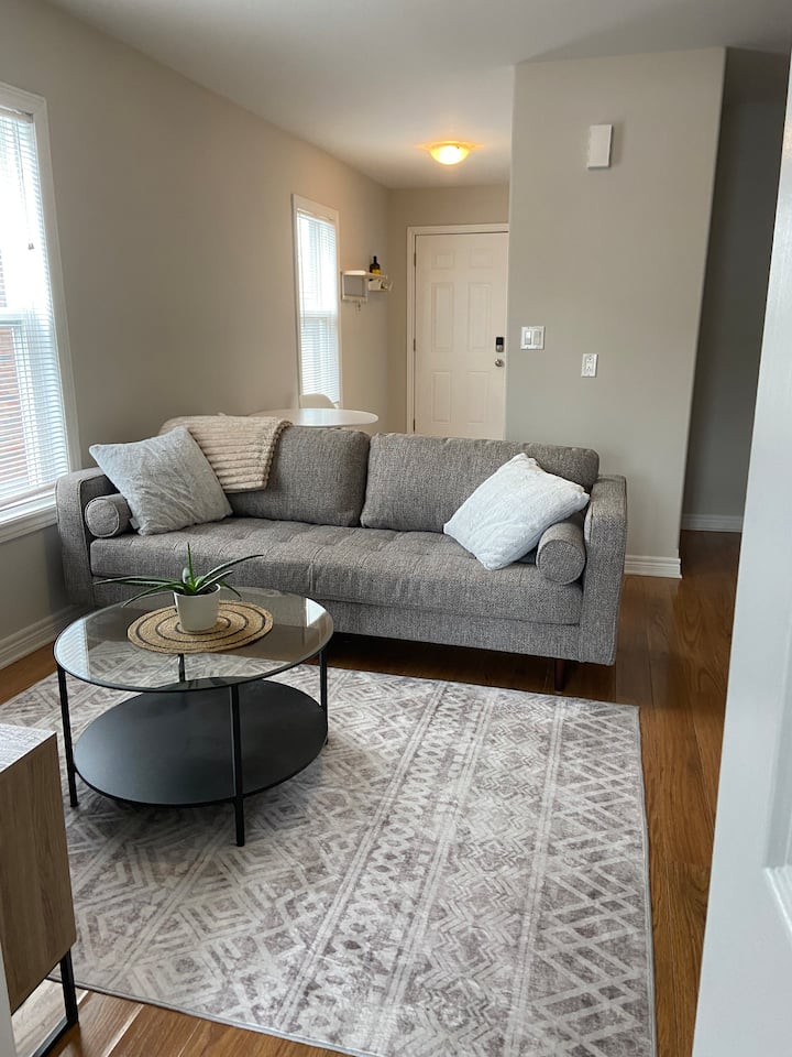Quiet & Comfortable Main Floor Apartment - Welland