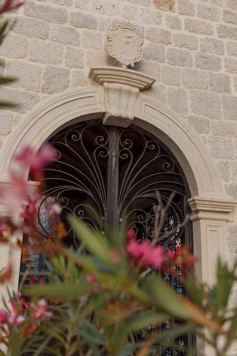 Villa Vrbica*