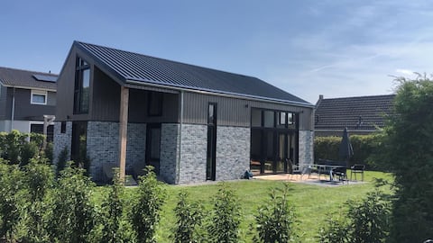 Modern detached villa in Tzummarum.