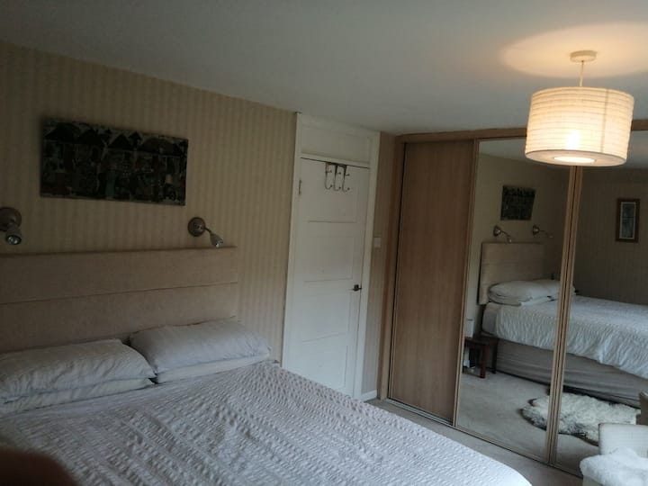 חדר שינה 1 מיטת קינג סייז