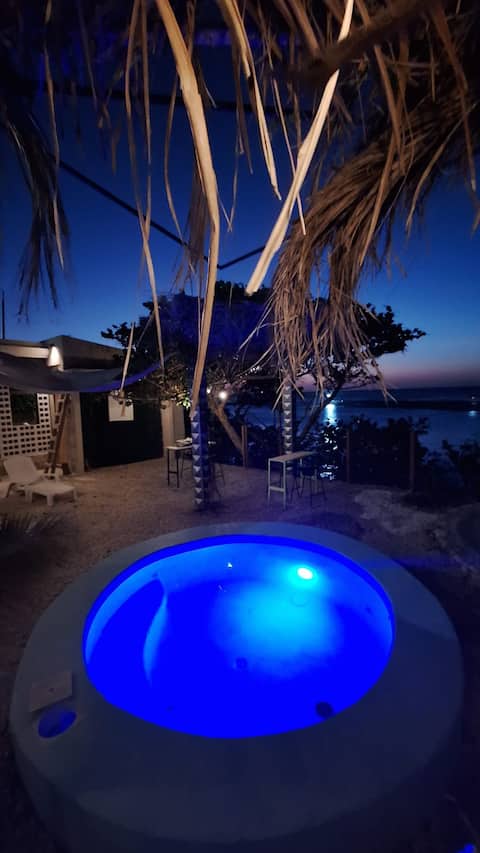 2 Rooms facing the sea