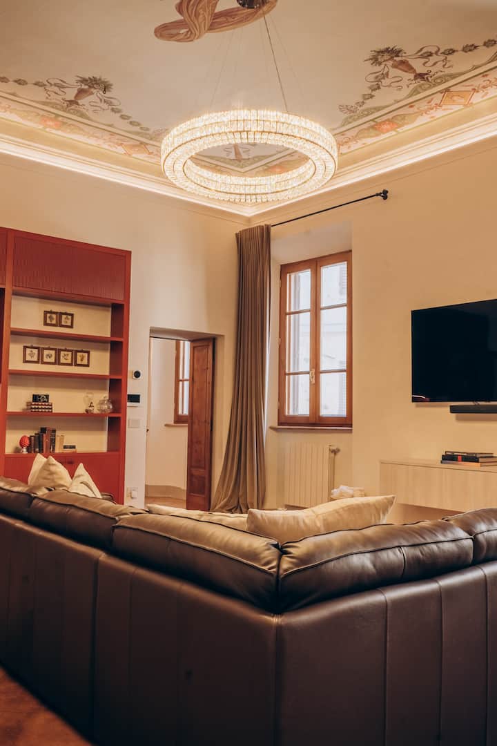 City Center Palazzo: 4 King Br 6 Bath And Garage - Montalcino