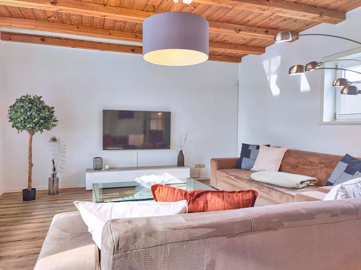 Großes Fachwerkhaus Mit Sauna, Pool, Heimkino - Burgdorf