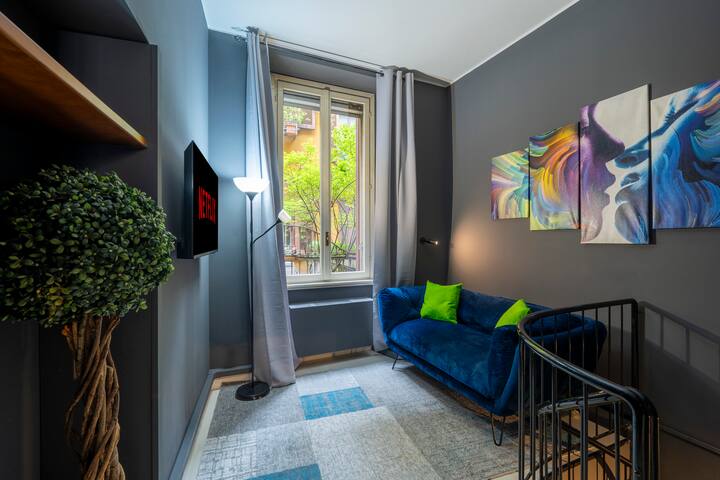 Cathedral center 50meters Via Torino-apt. 2 floors gallery image 4