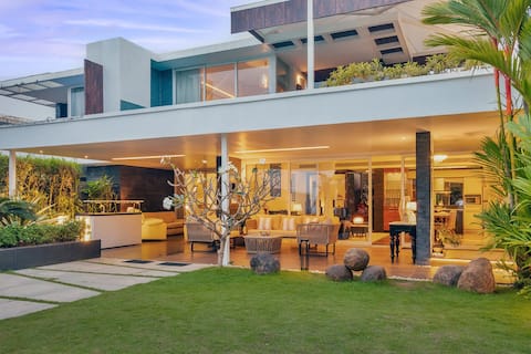 3BR, BBQ, Pool-StayVista at Stars by the Bay @ Goa