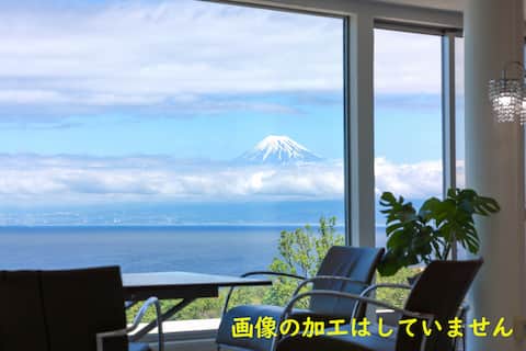 [Full glass on the sea side/Superb view] Enjoy Mt. Fuji and the sunset over Suruga Bay/Entire house 