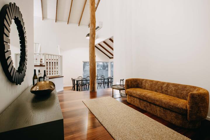 Elegant 5-Bedroom Home with Vineyard Views gallery image 3