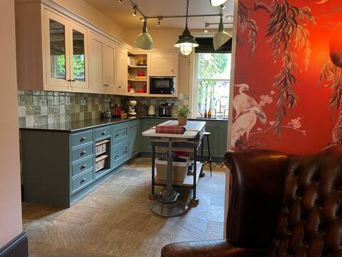 Top performing Airbnb: Cotswold Stone Arts and Crafts detached house in Winchcombe