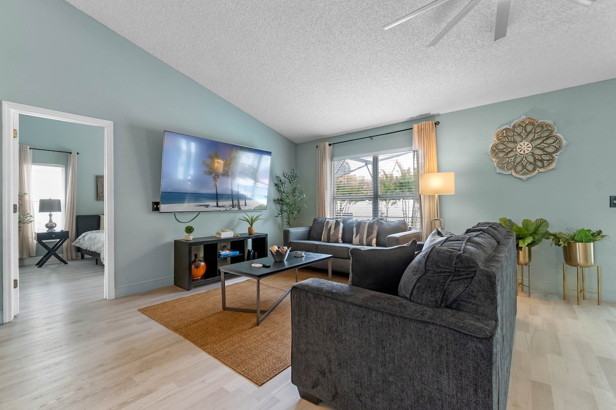 Top performing Airbnb: Amazing, Large, Clean, & Private Pool near Disney! in Campbell