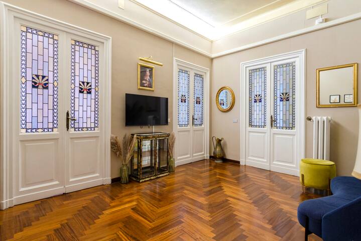 Elegant Family Apartment near Vatican gallery image 2