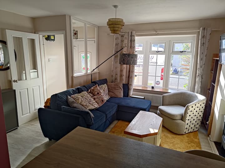 Cozy Little Cottage In Hove - ブライトン・マリーナ