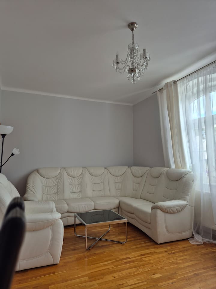 Spacious Ground Floor Apartment - Karlovy Vary