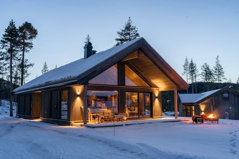 Luxury holiday home, skiing, sauna + remote office