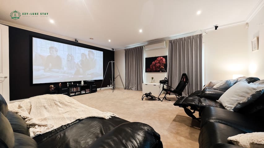Balwyn Luxury 5BR Mansion with Cinema & BBQ gallery image 5