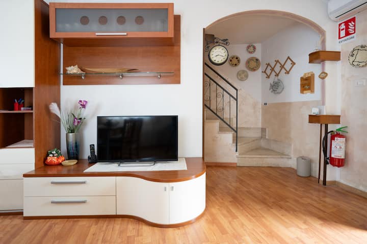 Appartamento Indipendente Con Giardino - Bosa
