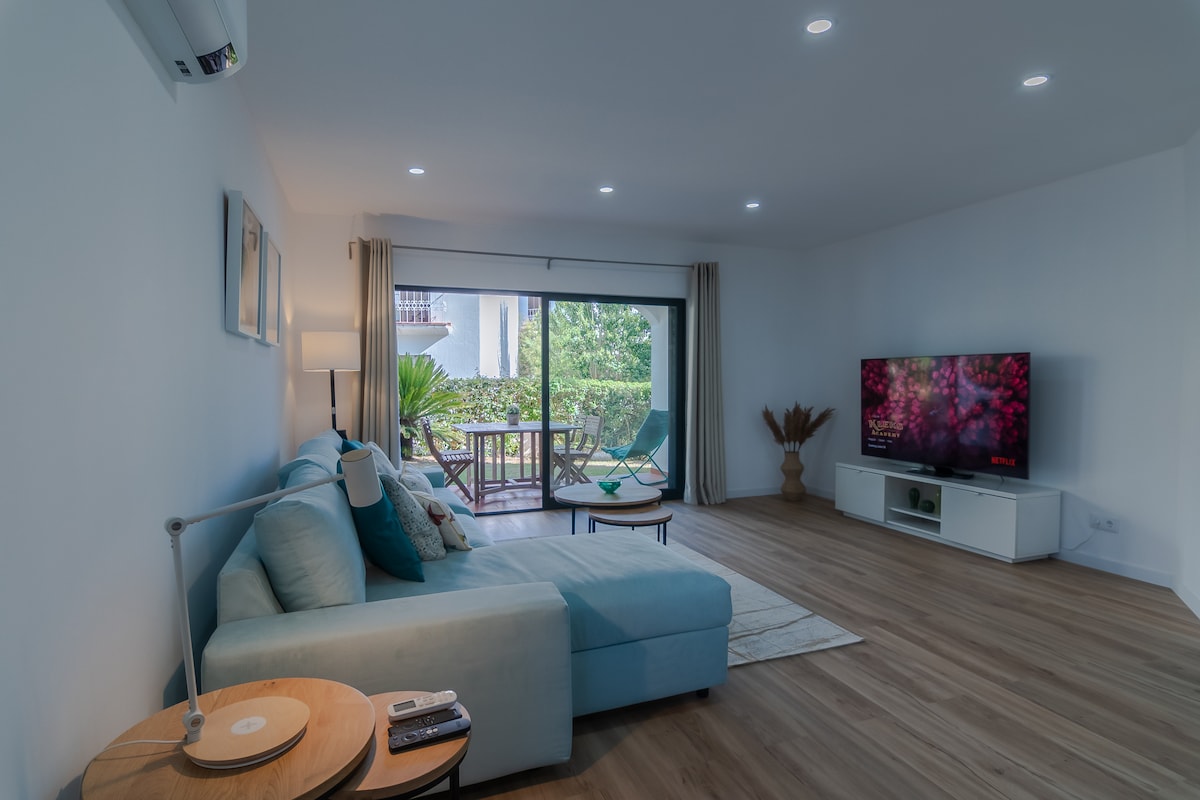 Top performing Airbnb: Beachside Bliss – Pool & Beach by Drago Rentals in Albufeira E Olhos De água