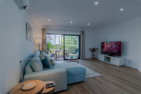Airbnb em destaque: Beachside Bliss – Pool & Beach by Drago Rentals em Faro