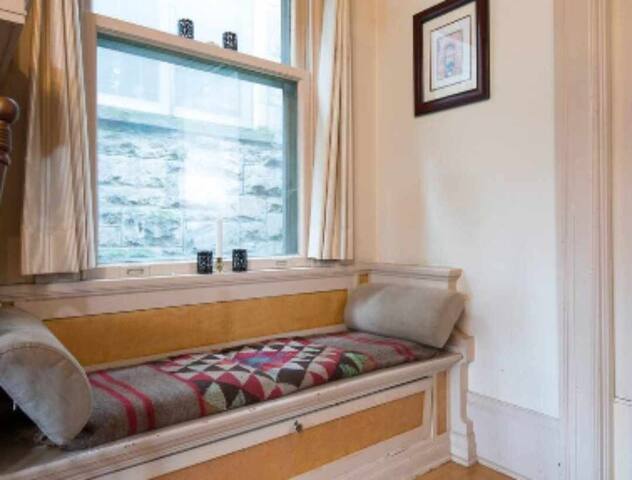 Historic Hafner Haus, 23 Guests, 16 beds-near PSU gallery image 2