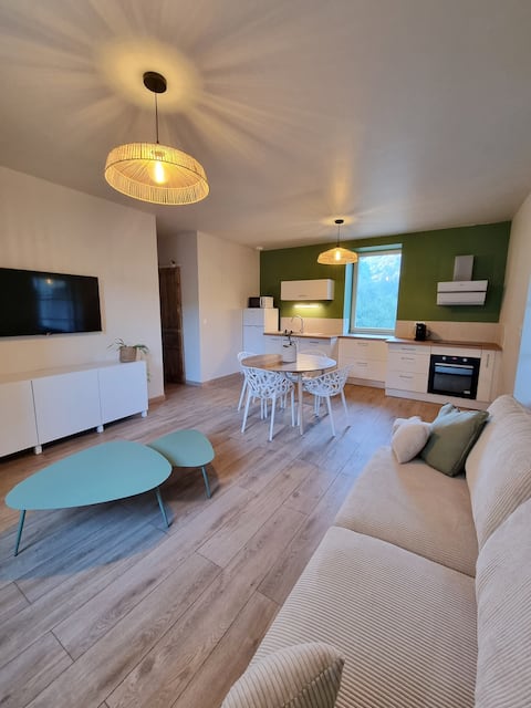 Emma's house, quiet, air-conditioned