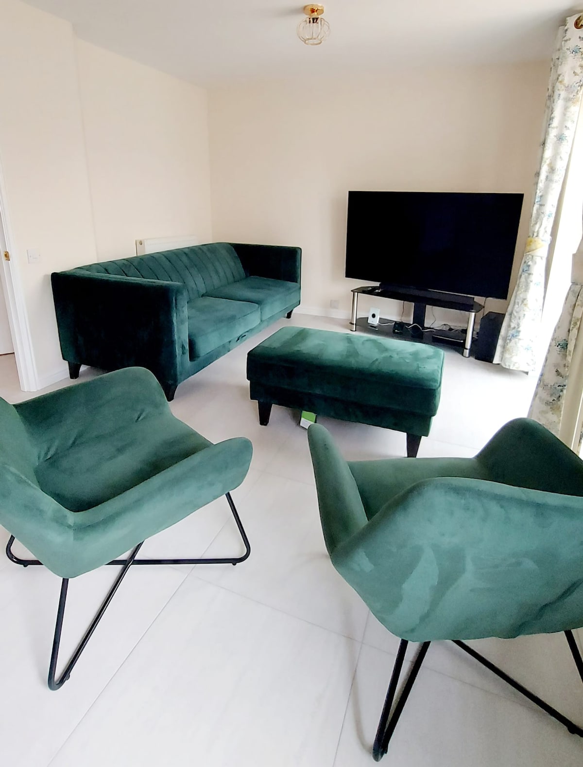 Successful Airbnb property: Family-run Home - 5 Star Consistent Superhosts in Rugby