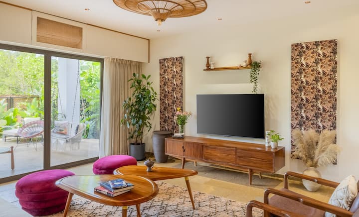 Living room image 7