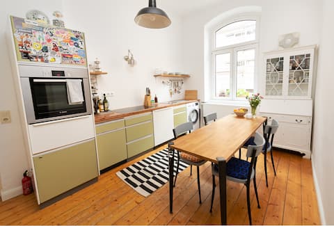 Beliebte Airbnb-Anzeige: historic apartment in central location in Neustadt/Süd