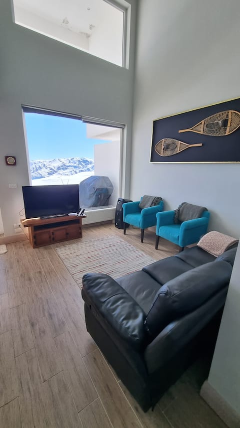 Top performing Airbnb: El Colorado with a private jacuzzi in Lo Barnechea
