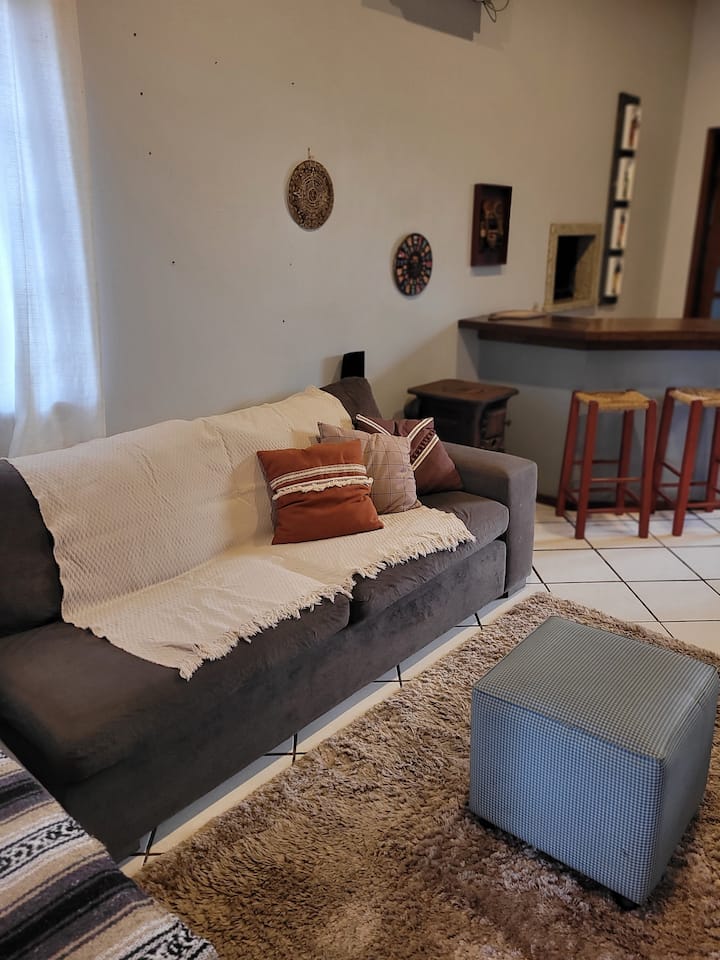 Casa Inteira Em Criciúma-prox. Ao Shopping - Criciúma
