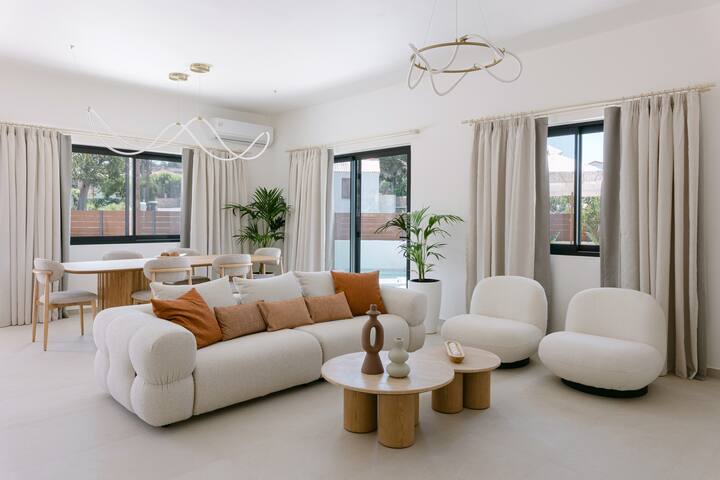 Emerald Harmony Villa • Private Pool & Jacuzzi gallery image 2