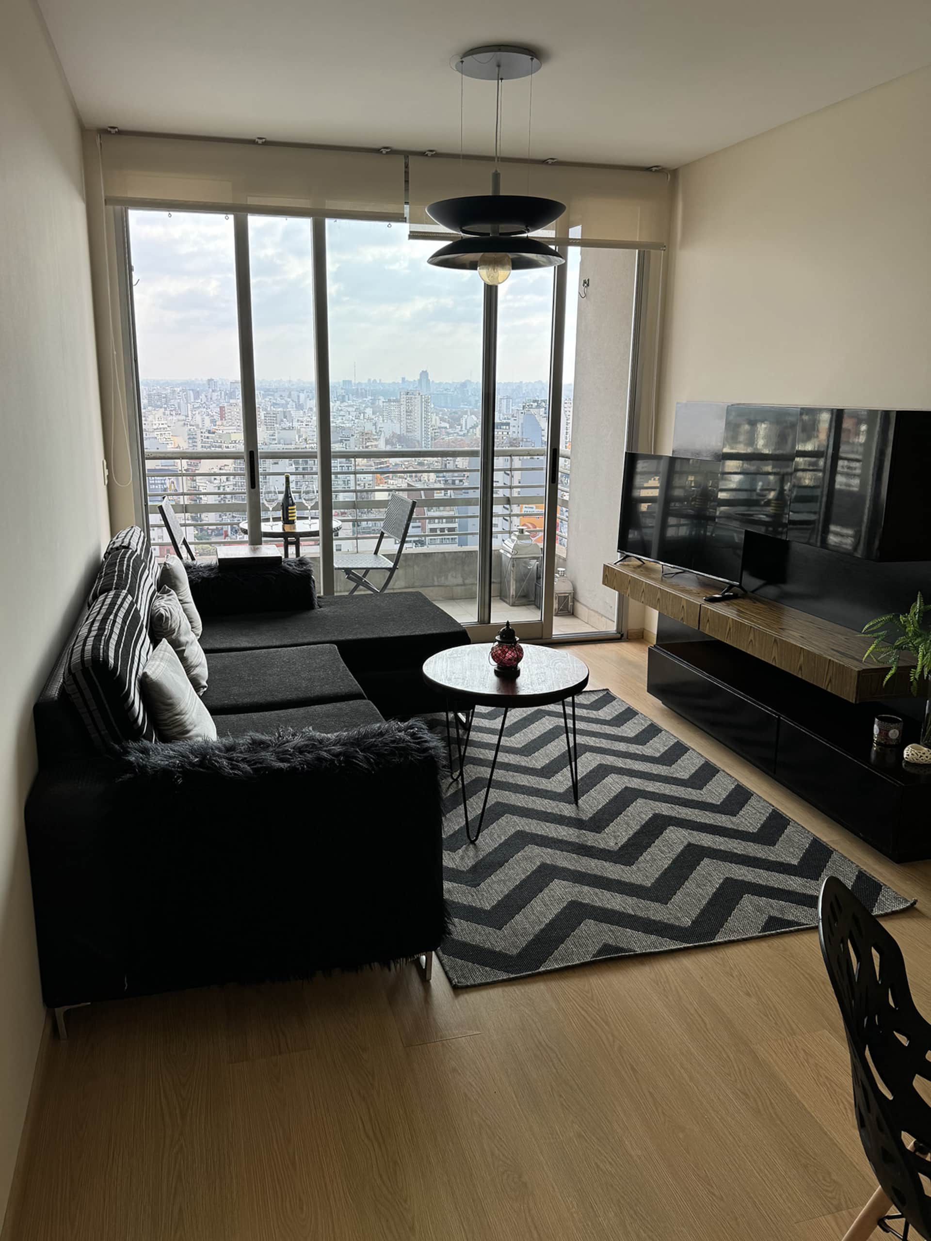 Two-bedroom apartment in Almagro