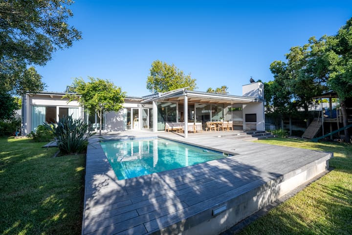 Villa with Pool, Table Mountain View & Kids’ Area
