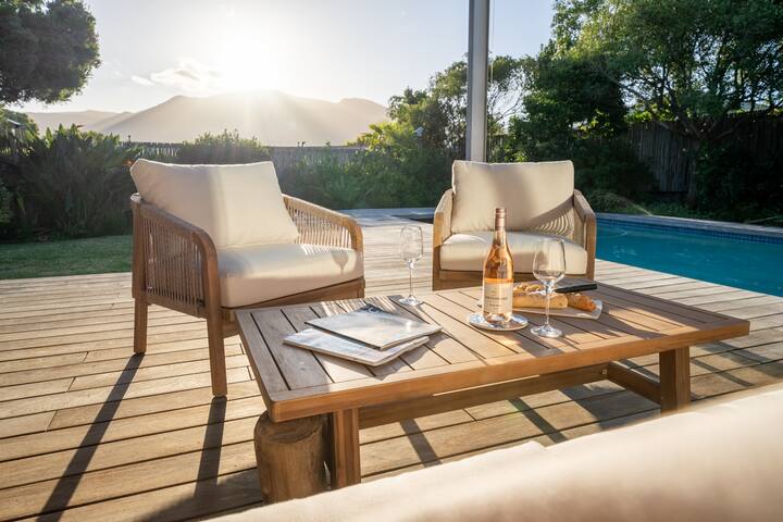 Villa with Pool, Table Mountain View & Kids’ Area gallery image 5