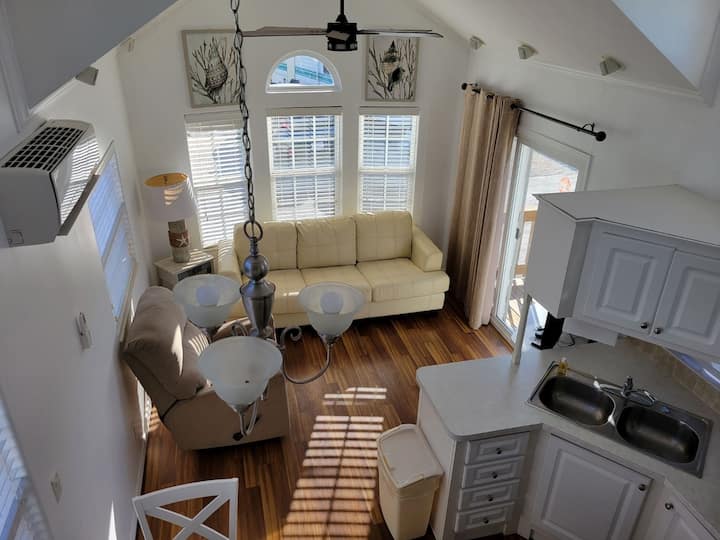 1 Bdrm Keys Cottage With Sleeping Loft Sleeps 6 - Marathon, FL