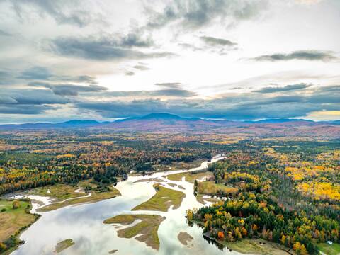 Chalet-Near Sugarloaf, on ATV/snowmobile trails