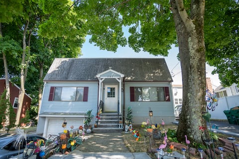 Spacious 5BR Medford|Free Parking|Pet-Friendly 597