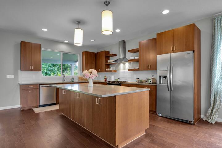 Spacious Getaway in Woodlawn Triangle gallery image 5