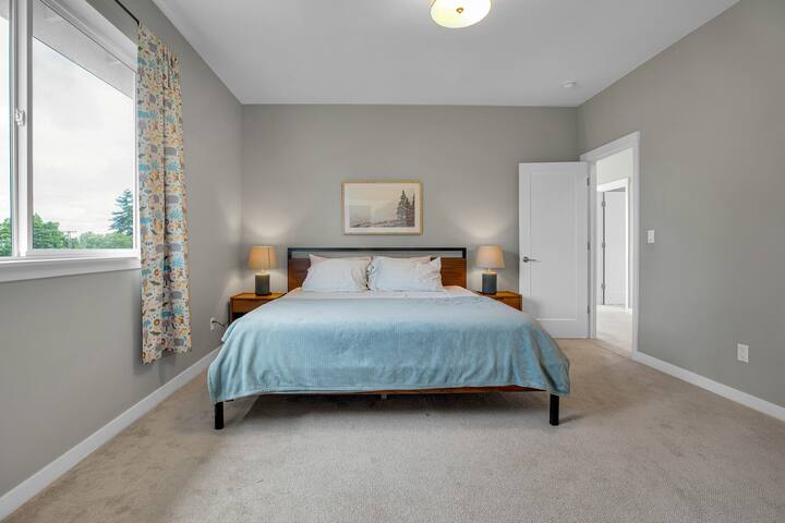 Spacious Getaway in Woodlawn Triangle gallery image 3