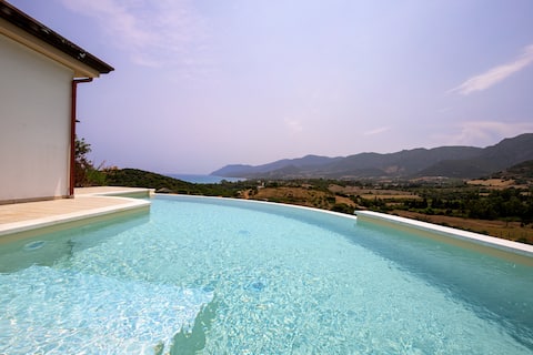 Villa in Sardinia with pool and breathtaking view
