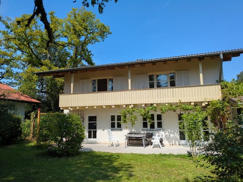 Business leisure in an upscale residential area near Munich