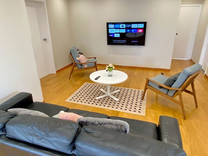 Renovated Hillview Lodge - Auckland