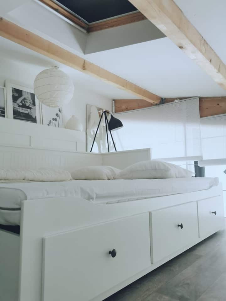 IKEA HEMNES BENCH BED sleeping for 2 people 160 X 200 cm 