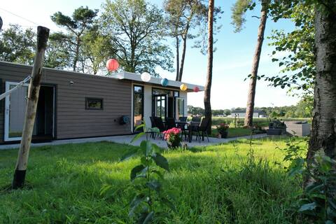 Hellendoornse boshuisje