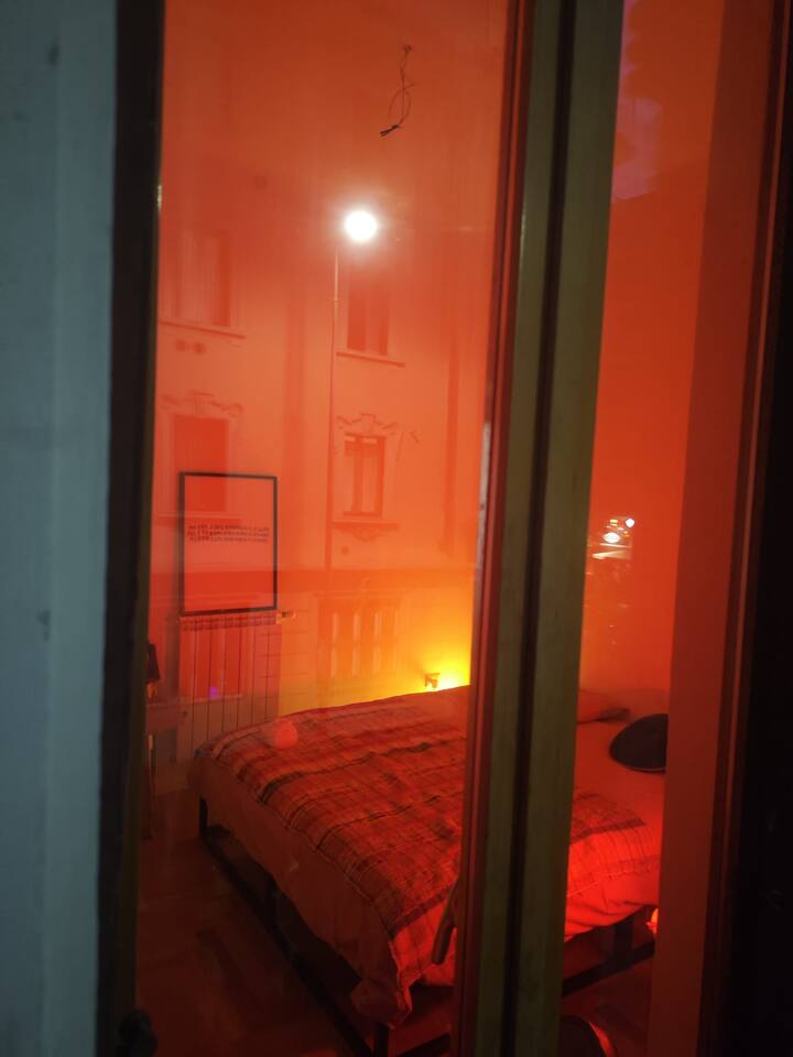 Spálňa z okna vlastného balkóna