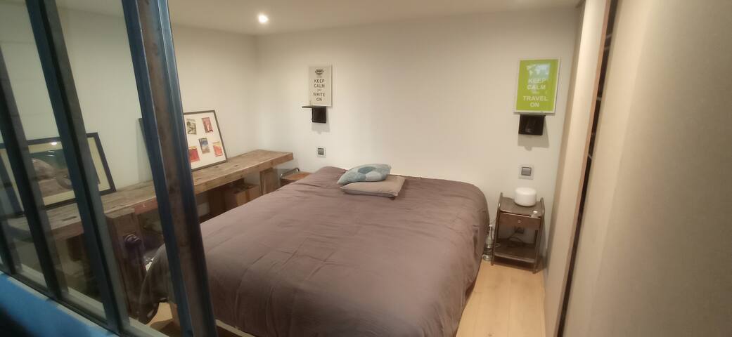 Lyon : typical loft flat 10 guests max gallery image 2