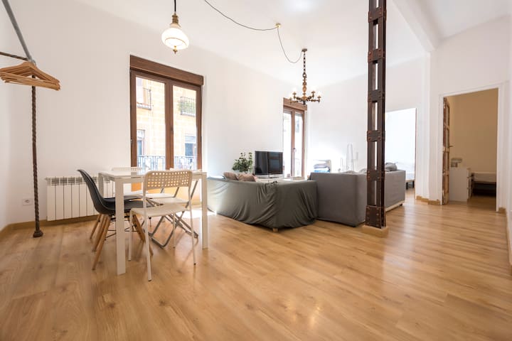 Stunning apartment in La Latina for 7 pax