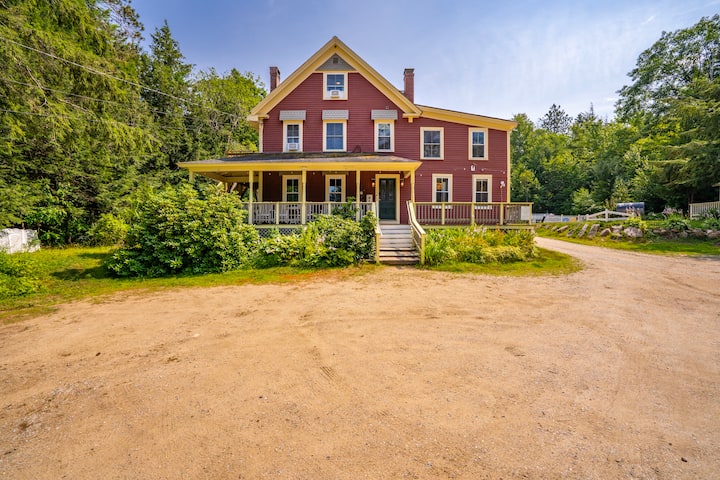 *Barton* The Aurora Inn | Pet | Sauna | Pool - New Hampshire (State)