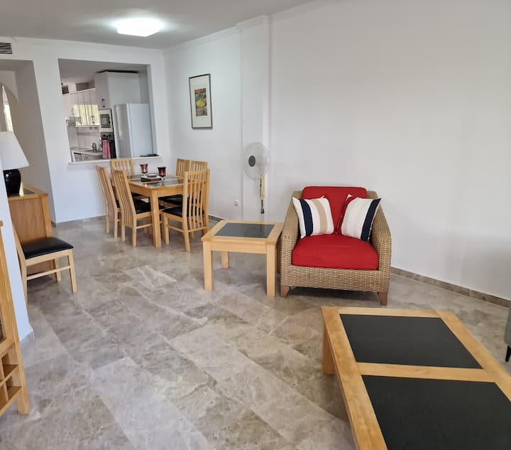 5 Minutes Walk To Everything, Including The Beach! - Sitio de Calahonda